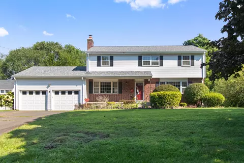 8 Brightview Dr, West Hartford, CT 06117
