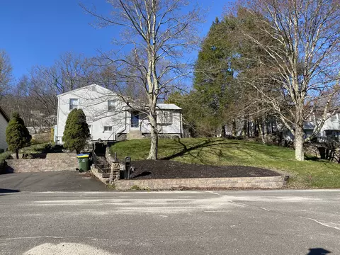 186 Devonwood Dr, Waterbury, CT 06708