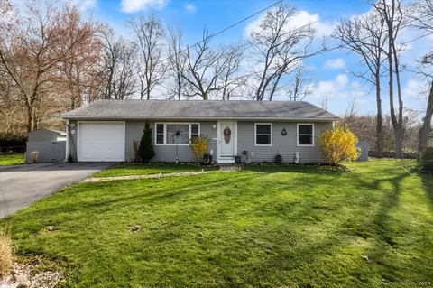 3 Sachem Ln, Ledyard, CT 06339 photo 1