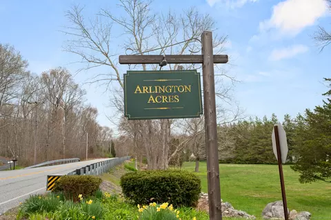 120 Stephen Dr, Stonington, CT 06378