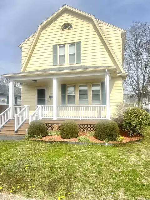 425 Circular Ave, Hamden, CT 06514