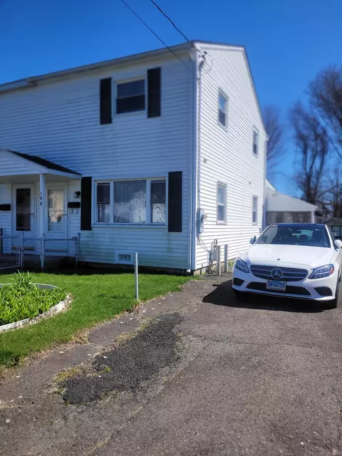 198 Larkin Ct, Stratford, CT 06615