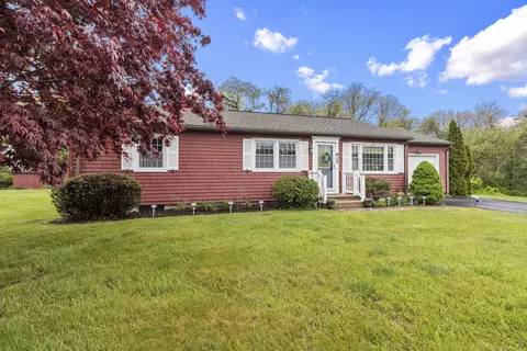 33 Park Pl, East Lyme, CT 06357
