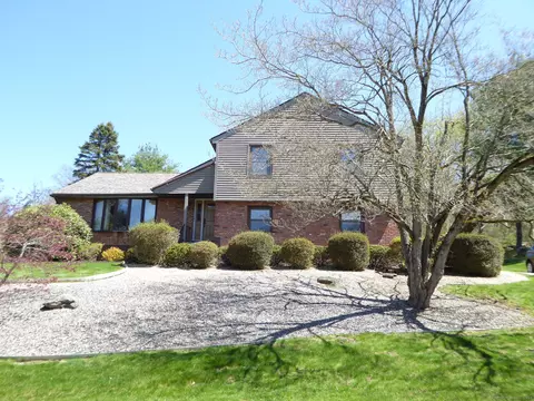91 Hidden Hills Dr, Southington, CT 06489