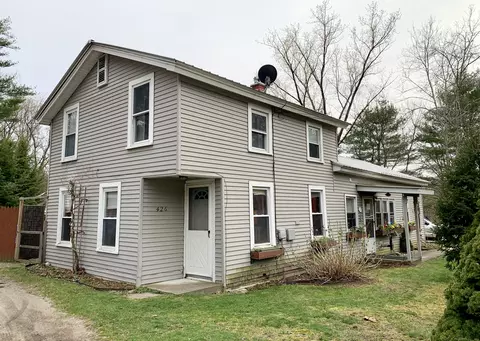 426 Woodstock Ave, Putnam, CT 06260