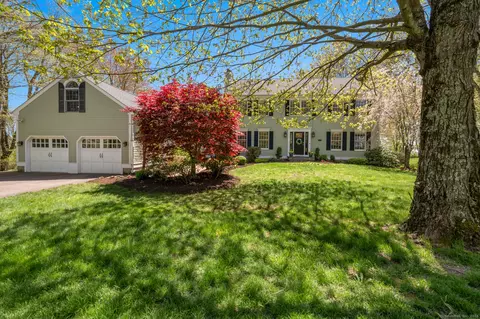 72 Sunrise Dr, Glastonbury, CT 06033