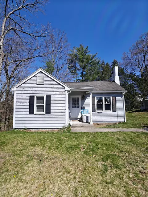 99 S Prospect St, Putnam, CT 06260