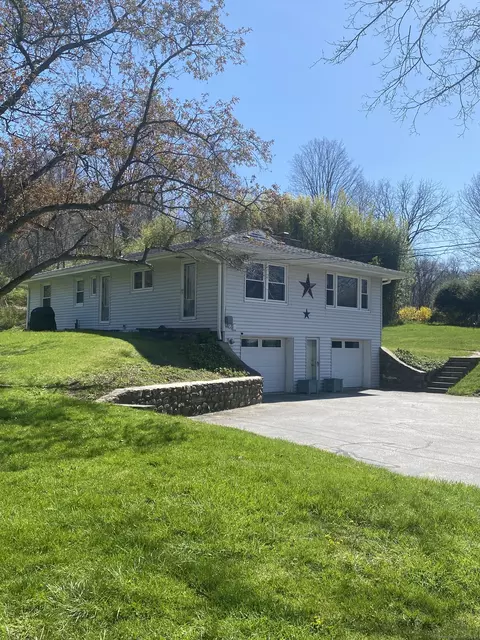 25 Park Ln W, New Milford, CT 06776