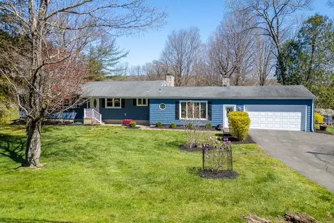 1 Greenview Rd, Brookfield, CT 06804