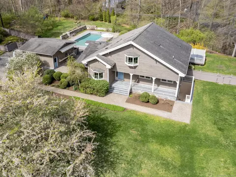 27 Blue Spruce Cir, Weston, CT 06883