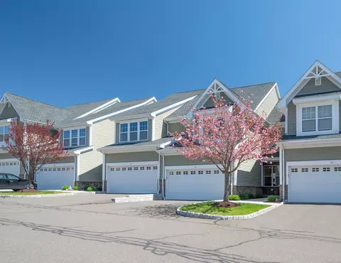 74 Tucker St, Danbury, CT 06810