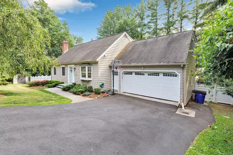 309 Nonopoge Rd, Fairfield, CT 06825