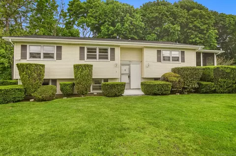 5 Waterbury Rd, Norwalk, CT 06851