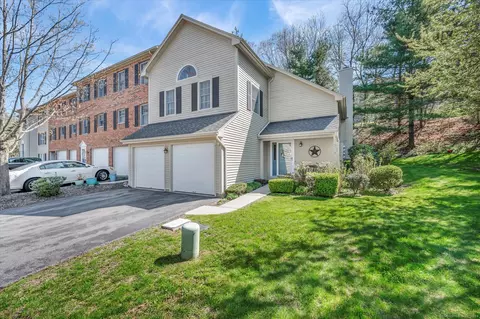 26 Crown Rdg, Newington, CT 06111