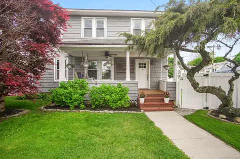 102 Gregory Blvd, Norwalk, CT 06855