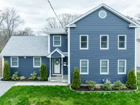 177 Meadows End Rd, Milford, CT 06460