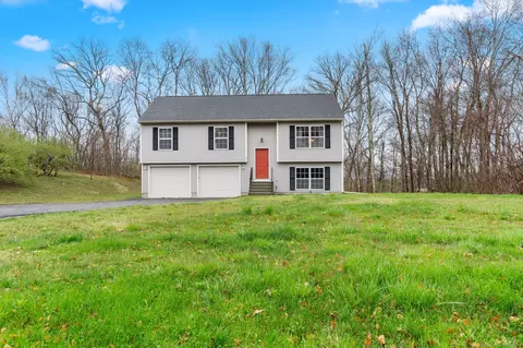 211 Forsyth Rd, Salem, CT 06420