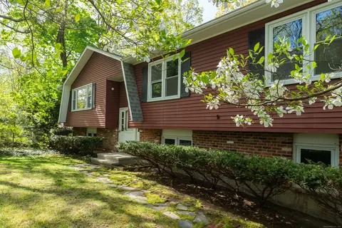 70 Boston Post Rd, Guilford, CT 06437