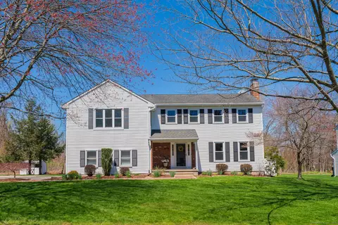 8 Roma Dr, Farmington, CT 06032