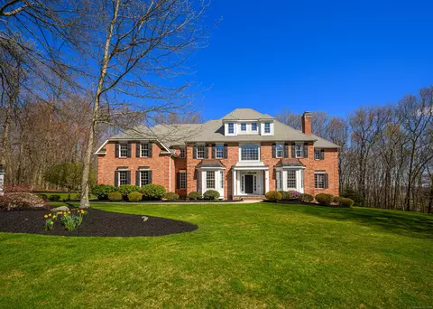 226 Kingswood Dr, Avon, CT 06001