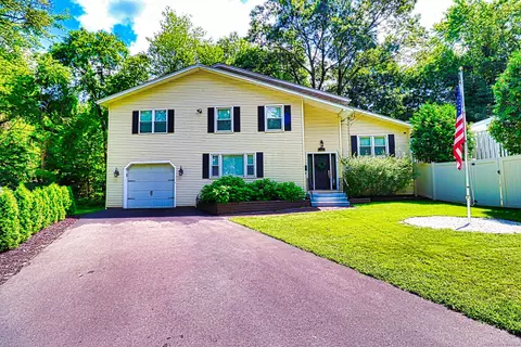 172 Arcadia Ave, Plainville, CT 06062