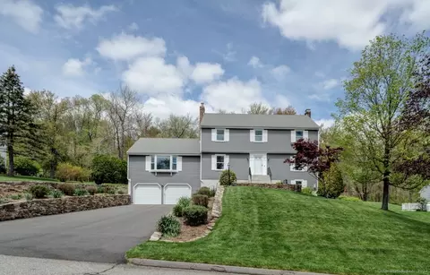 29 Ridgecrest Rd, Glastonbury, CT 06033