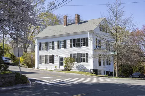 2 New London Rd, Mystic, CT 06355