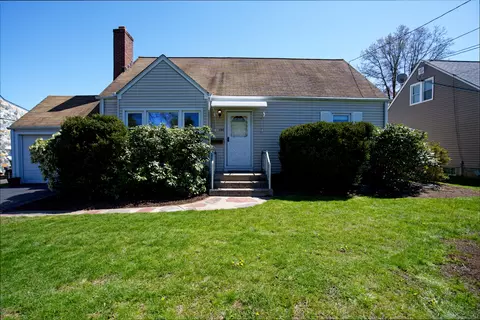 112 Federal St, West Hartford, CT 06110