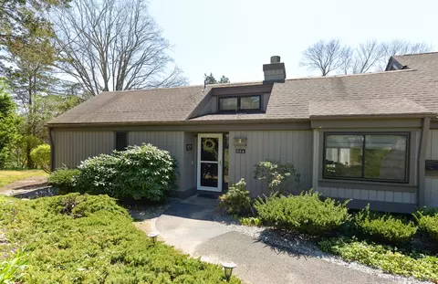 518 Heritage Vlg #A, Southbury, CT 06488