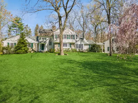 272 W Hills Rd, New Canaan, CT 06840