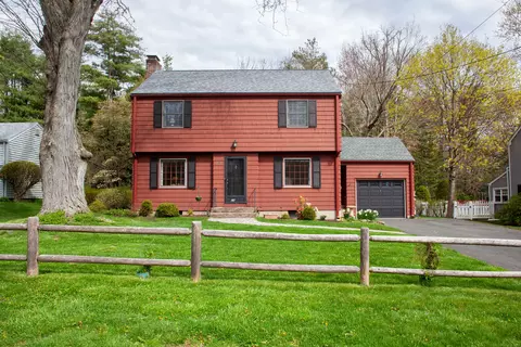 28 Sandhurst Dr, West Hartford, CT 06107