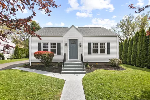 174 Maple St, Branford, CT 06405