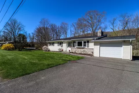 13 Hillendale Dr, New Milford, CT 06776