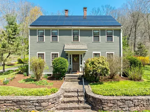 29 North St, North Branford, CT 06471