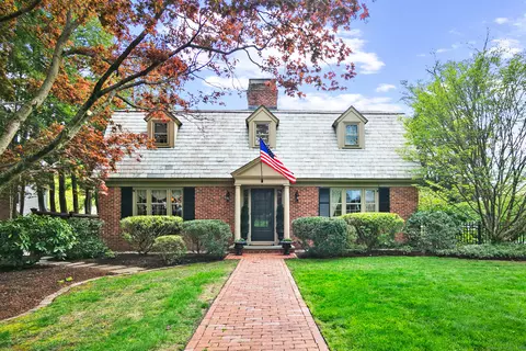 53 Belknap Rd, West Hartford, CT 06117