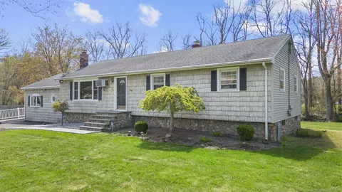 30 Manor Dr, Trumbull, CT 06611