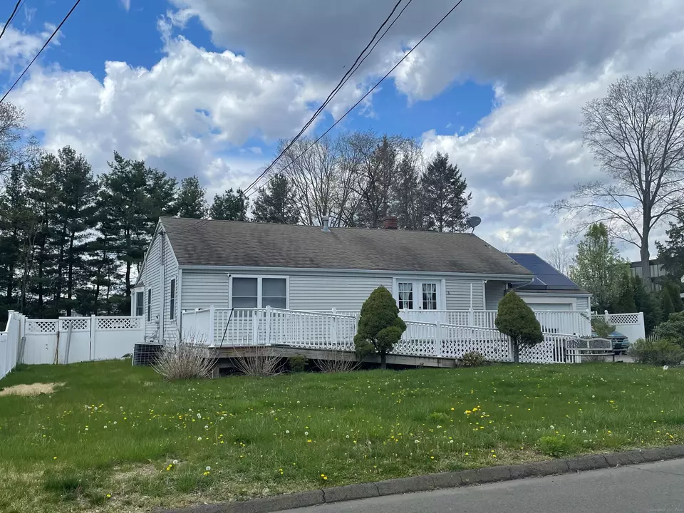 6 Woodside Dr, North Haven, CT 06473 15 Photos Movoto