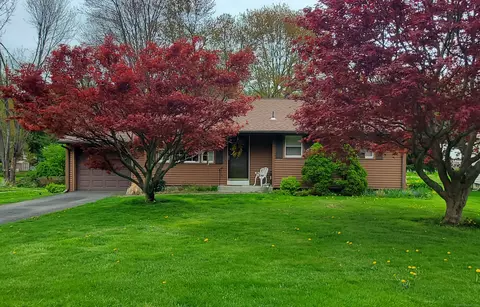 94 Wayne Ln, Meriden, CT 06450