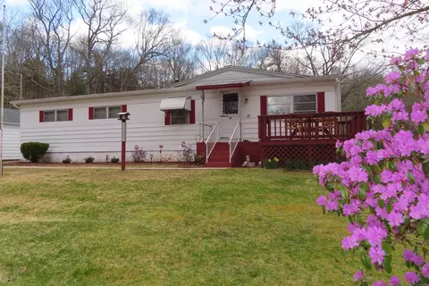 26 Brown School Rd, Preston, CT 06365
