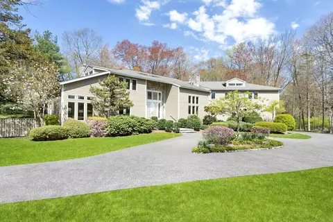 1 Pan Handle Ln, Westport, CT 06880