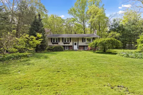 105 Deepwood Dr, Madison, CT 06443