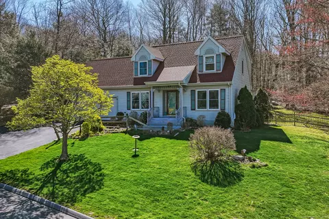 202 Upper Valley Rd, Torrington, CT 06790