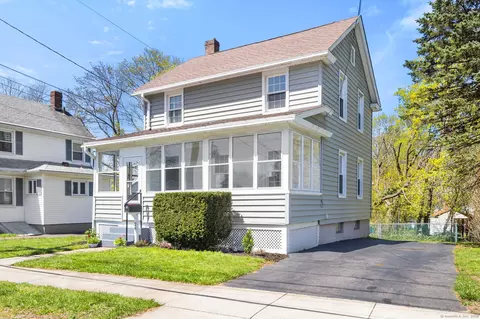 26 Roberts St, Middletown, CT 06457