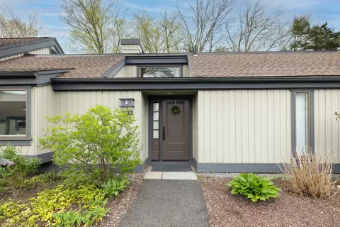 898 B Heritage Vlg #898 B, Southbury, CT 06488
