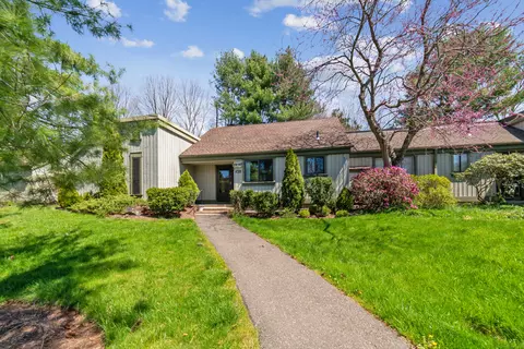 632 Heritage Vlg #A, Southbury, CT 06488