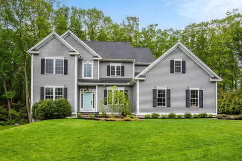 3 Quinns Ct, Avon, CT 06001
