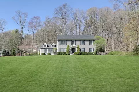 80 Marich Dr, Easton, CT 06612