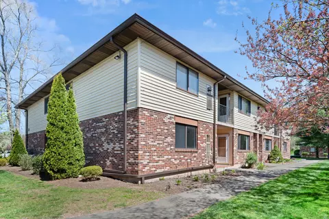 55 Thompson St #3E, East Haven, CT 06513