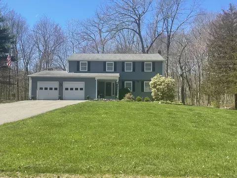 15 Amy Ln, Simsbury, CT 06070