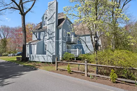 1214 Old Pond Ln #1214, Norwich, CT 06360